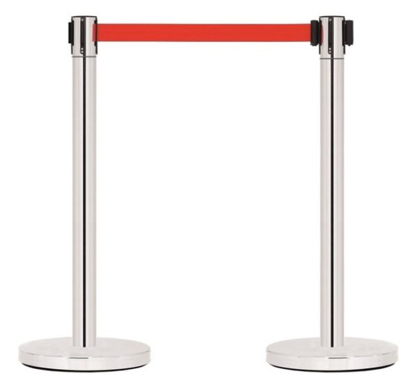 Столбик ограждения c лентой красного цвета